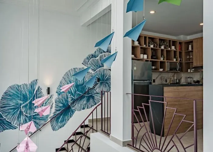 Hébergement de vacances Spacious Group Getaway With Private Terrace And Grill