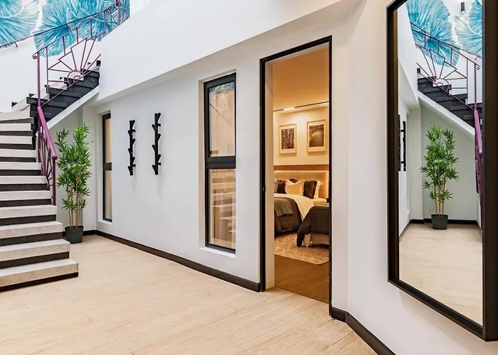 Hébergement de vacances Spacious Group Getaway With Private Terrace And Grill