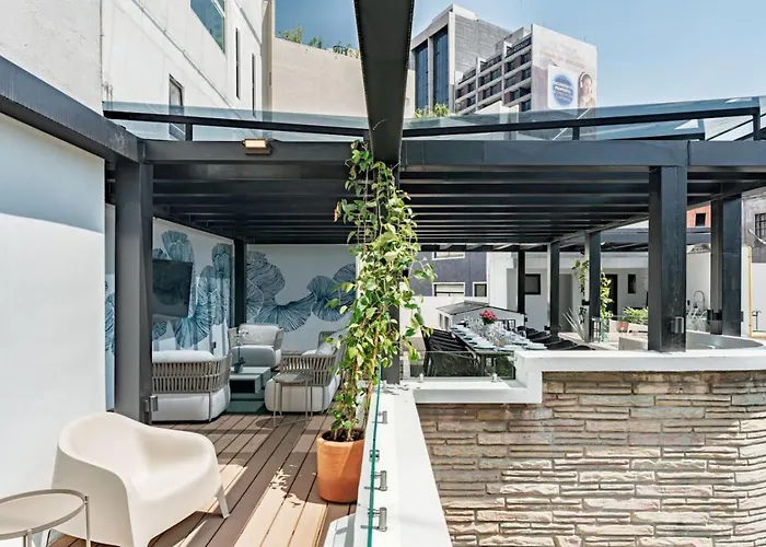 Hébergement de vacances Spacious Group Getaway With Private Terrace And Grill