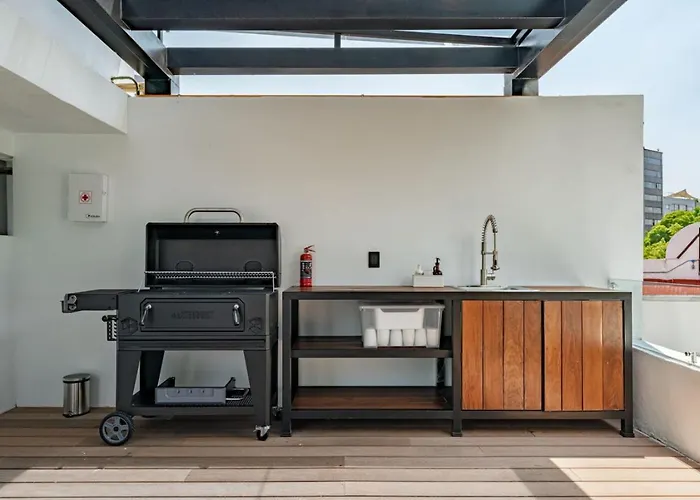 Spacious Group Getaway With Private Terrace And Grill Hébergement de vacances *
